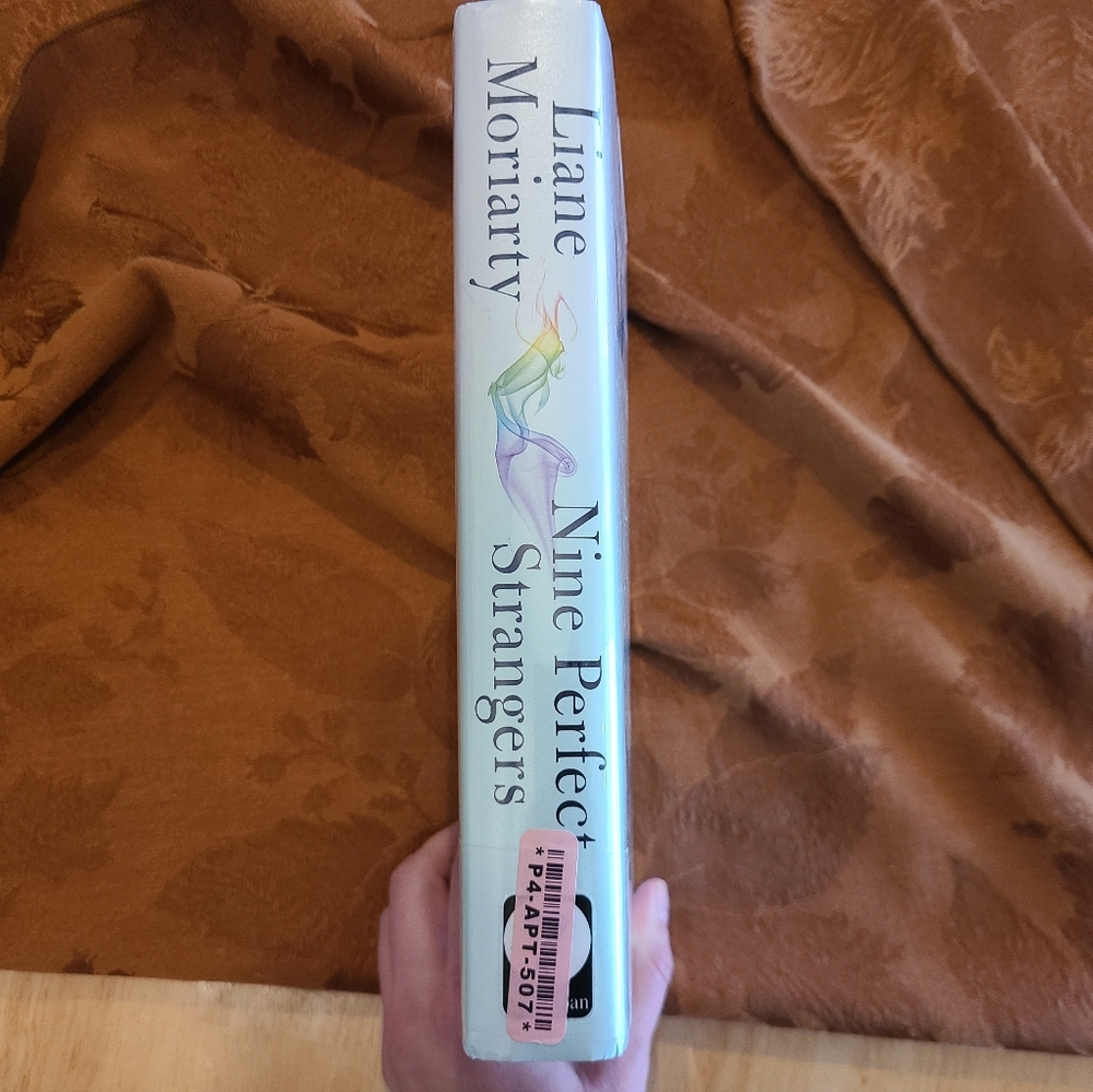 Nine Perfect Strangers - Picture 3 of 4